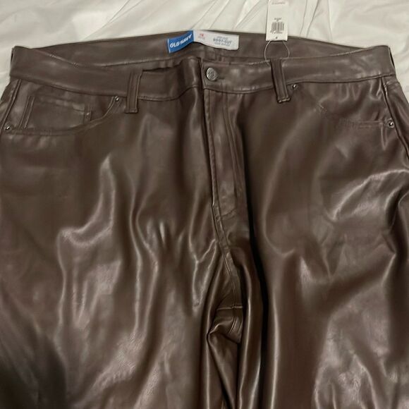 NWT- Old Navy- 2 tall, 18P & 30+. High Waist Faux Leather Boot Cut Ankle Pant - Picture 5 of 10